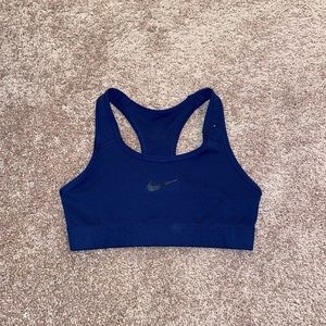sports bra